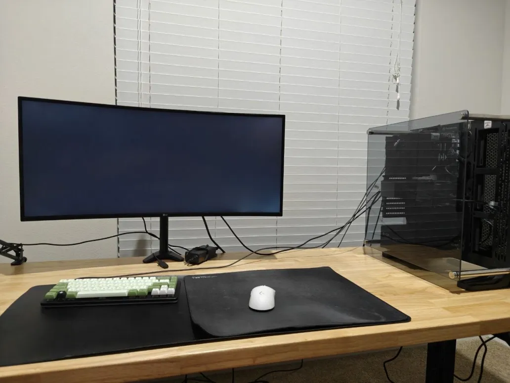 Final custom PC build setup